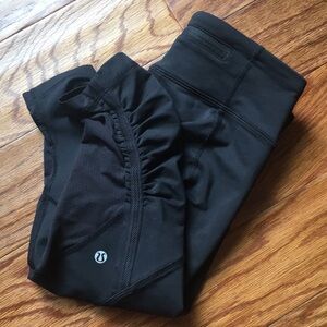 Lululemon run for your life black crop ruffle EUC
